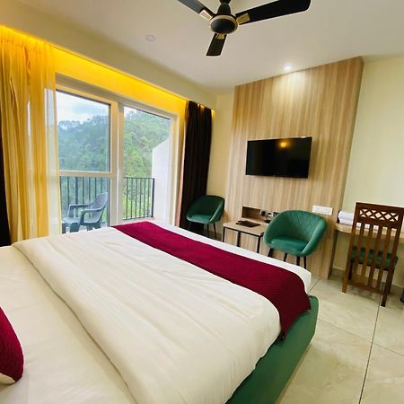 Hotel Pines And Peeks By Tws Hotels Dalhousie Dış mekan fotoğraf