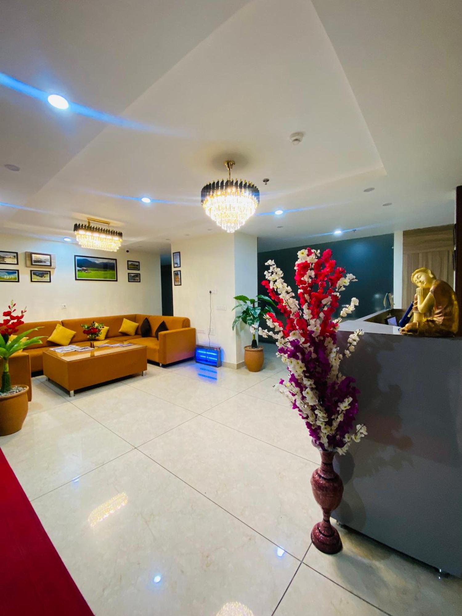 Hotel Pines And Peeks By Tws Hotels Dalhousie Dış mekan fotoğraf